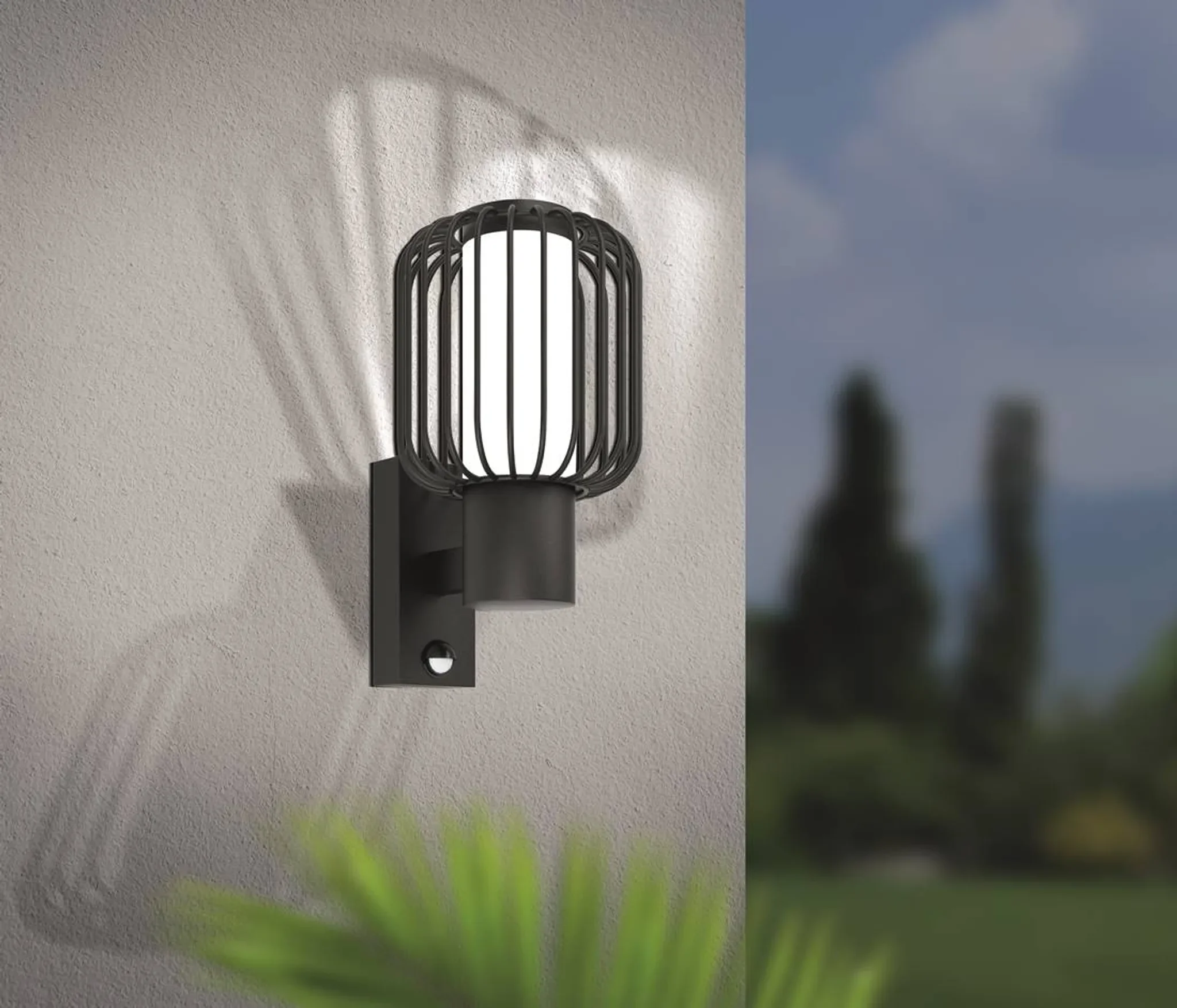 Außen-Wand- / Deckenleuchte RAVELLO mit Sensor – E27, IP44